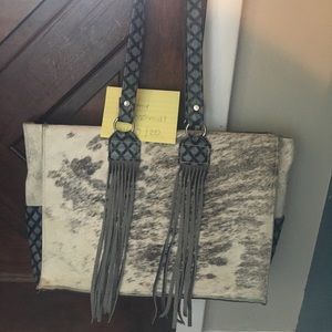 Hcc tote get outta of town